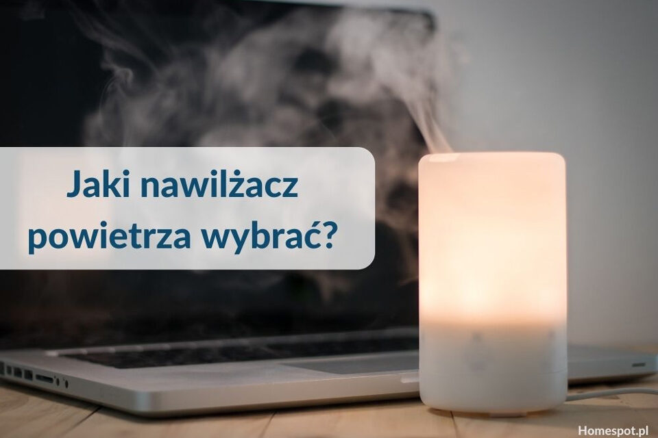 Nawilżacz powietrza na biurku