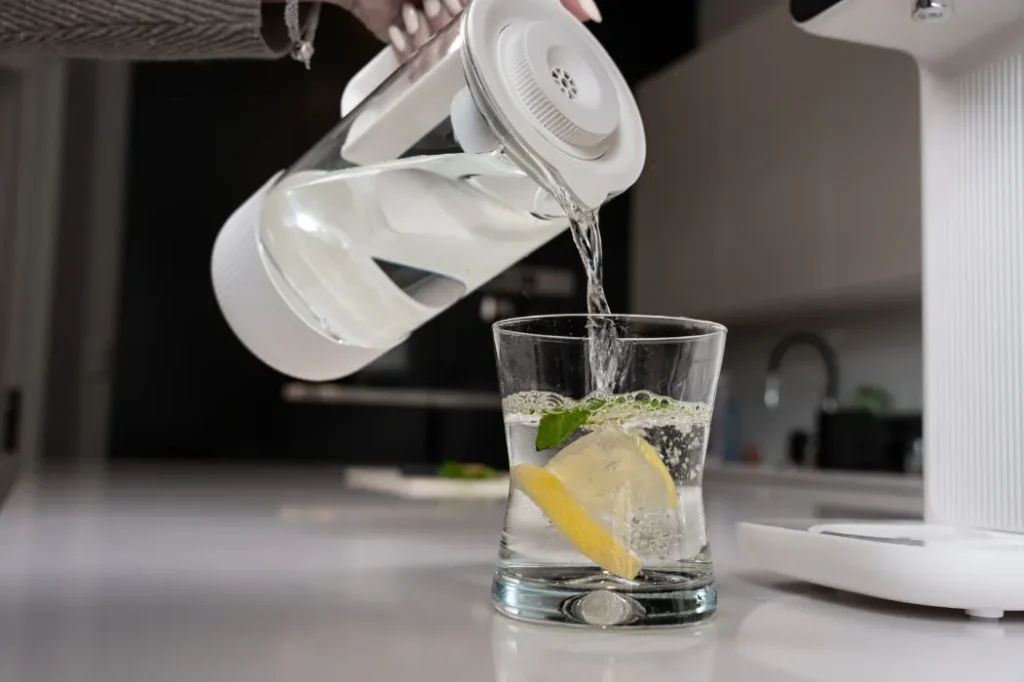 Woda z dodatkiem owoców z filtra Klarta Aqva